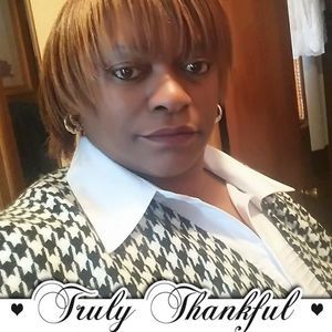 Meet your Posher, Angela